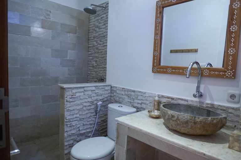 Bathroom 4, Soraya Yoga Wellness Center, Lombok