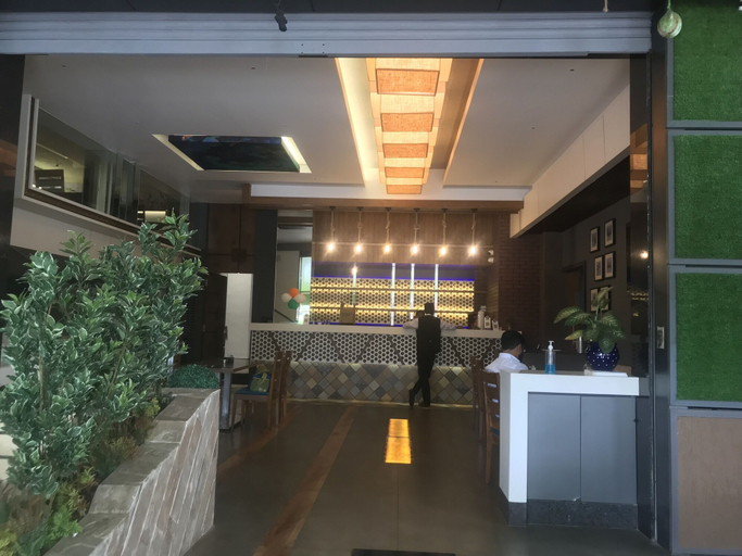 Others 5, City Point Executive, Pune