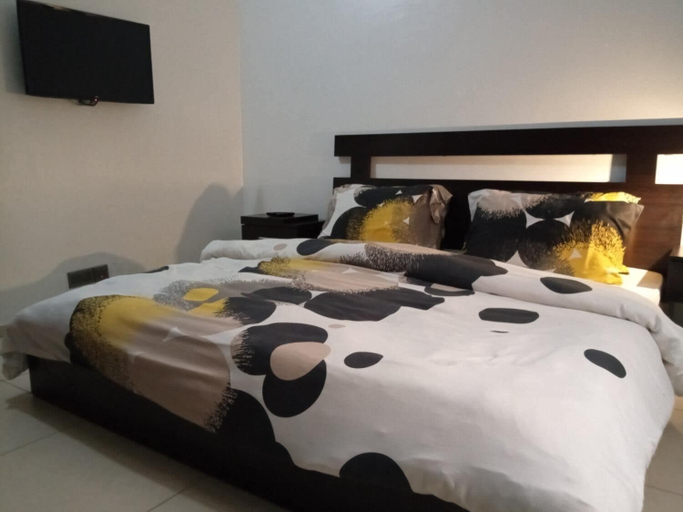 Bedroom 2, The Dernier, Eti-Osa