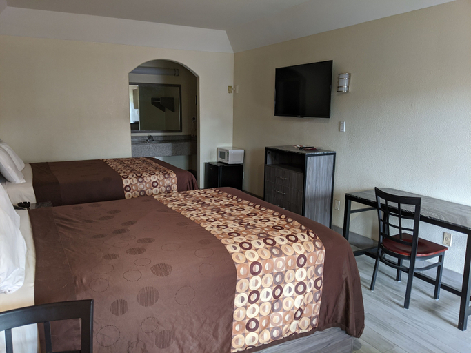 Bedroom 5, Regency Inn And Suites Galena, Houston