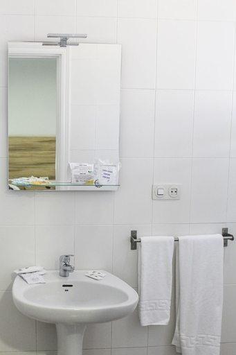 Bathroom 5, Hotel Restaurante Vía Sevilla - Cádiz by MA 22 Puntos, Sevilla