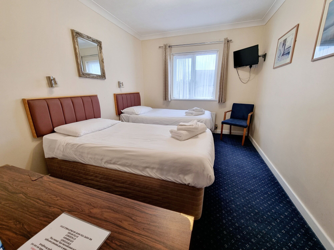 Bedroom 4, The Sportsmans Inn, Devon
