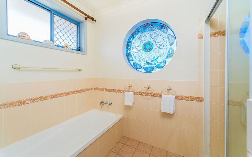 Bathroom, Beachside 2, Clarence Valley- Coast