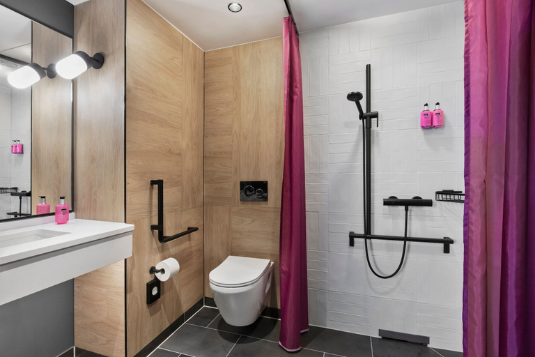 Bathroom 5, Moxy Duesseldorf City, Düsseldorf