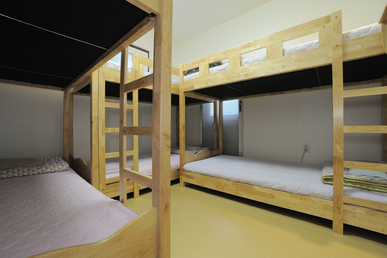 Bedroom 3, Sangwoojae, Jung