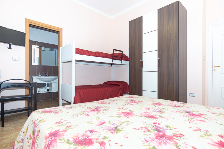 Bedroom 5, La Masseria, Caserta