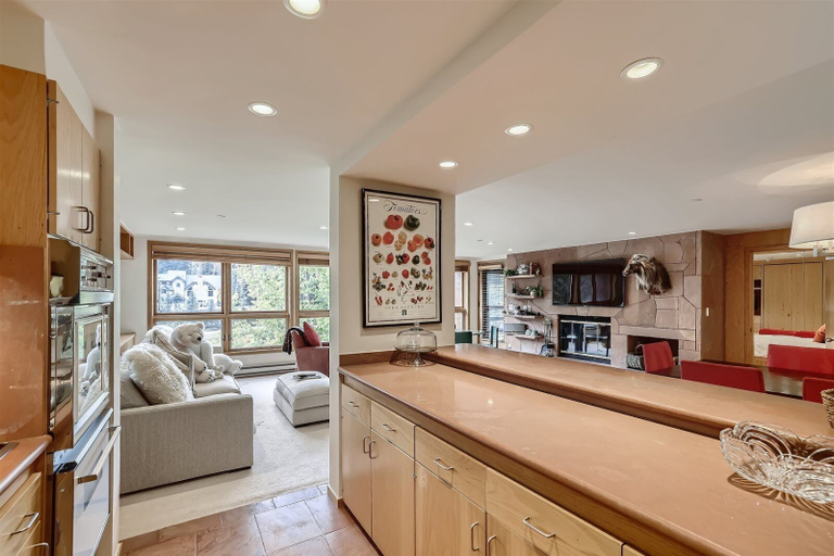 Others 5, 1-44 W Meadow Dr. 7 Meadow Vail Place, Eagle