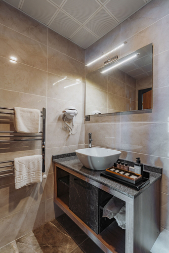 Bathroom 5, City Port Hotel, Merkez