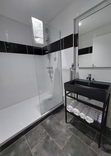 Bathroom 5, Hôtel Parc & Spa les Cigognes, Bas-Rhin