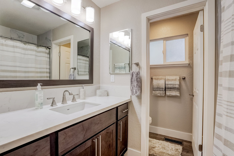 Bathroom, Grizzly Cottage, El Dorado