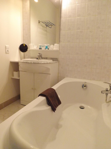 Bathroom 5, Hotel Hinterland, West-Vlaanderen