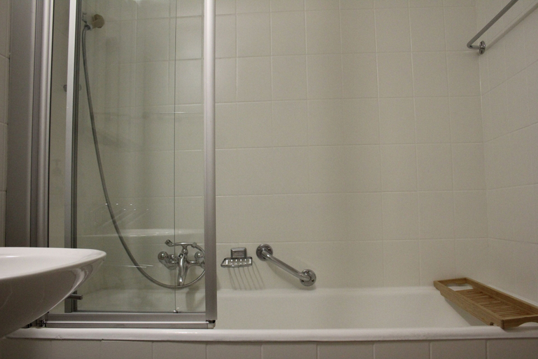 Bathroom 4, Central & Cozy - Rainbow A, Sierre