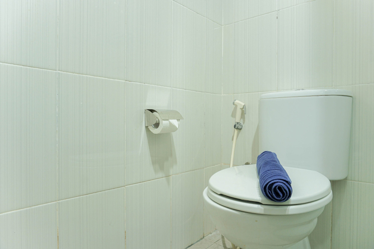Bathroom 3, Modern Style 2BR at Tamansari Semanggi Apartment, South Jakarta