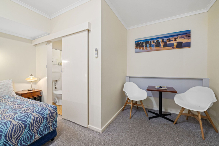 Bedroom 2, Navigators Motel, Port Lincoln