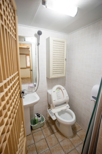 Bathroom, Jiwoodang, Jeonju