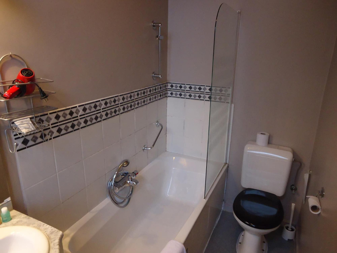 Bathroom 4, Erasmus Hotel, Oost-Vlaanderen