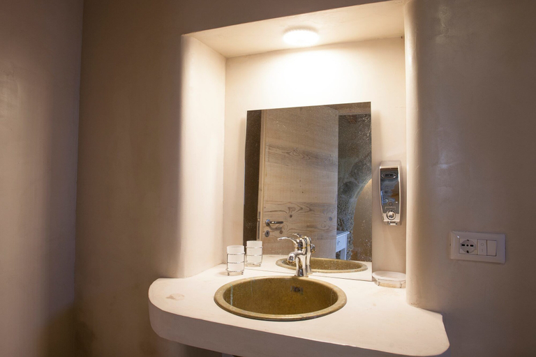 Bathroom 4, Falcon Home Resort, Lecce