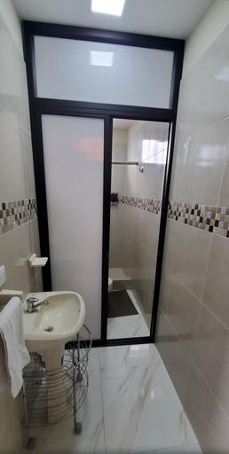 Bathroom 3, NCG Comegua 1, Guayaquil