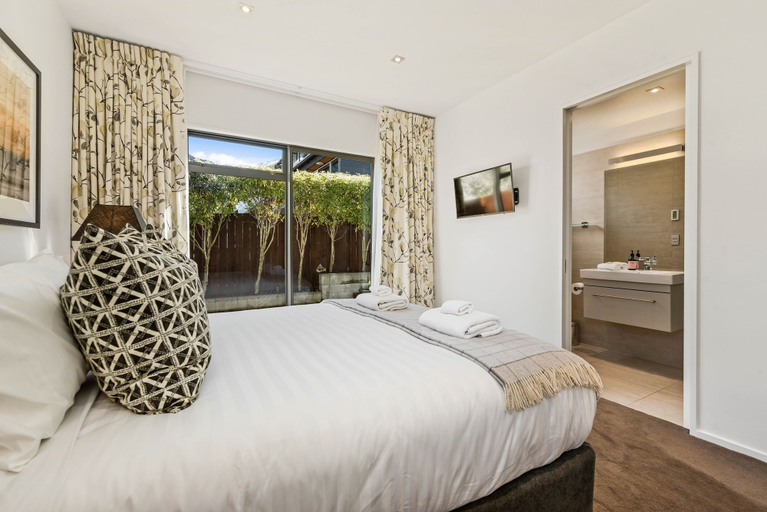 Bedroom 3, Central Queenstown 3-Bed Villa by Staysouth, Queenstown-Lakes