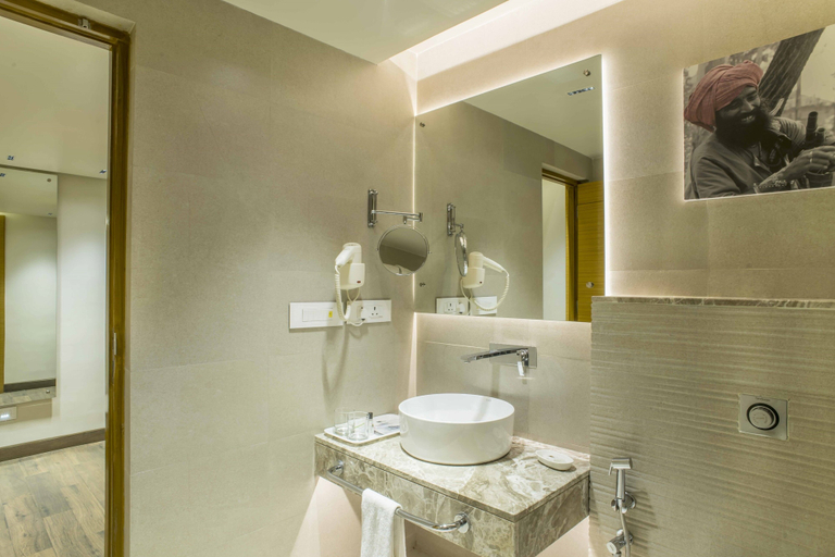 Bathroom 5, The Citi Residenci Hotel - Durgapur, Barddhaman