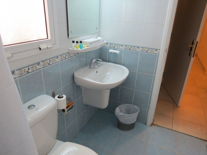 Bathroom 3, Midan Hotel Suites, Bausher
