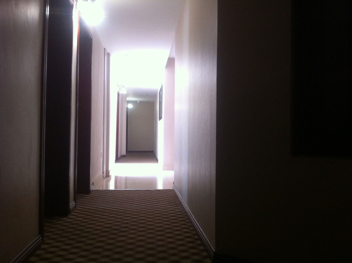 Others 5, Hotel Labama, Gaborone