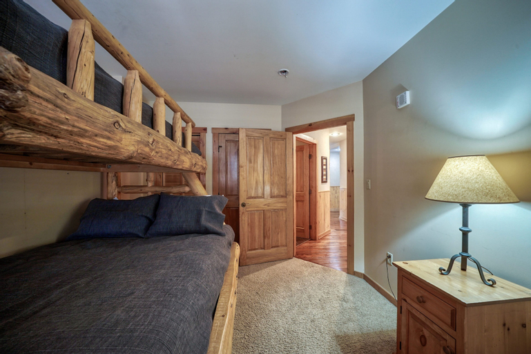 Bedroom 4, BLCD2 Buffalo Lodge 2 bed 2 bath, Summit