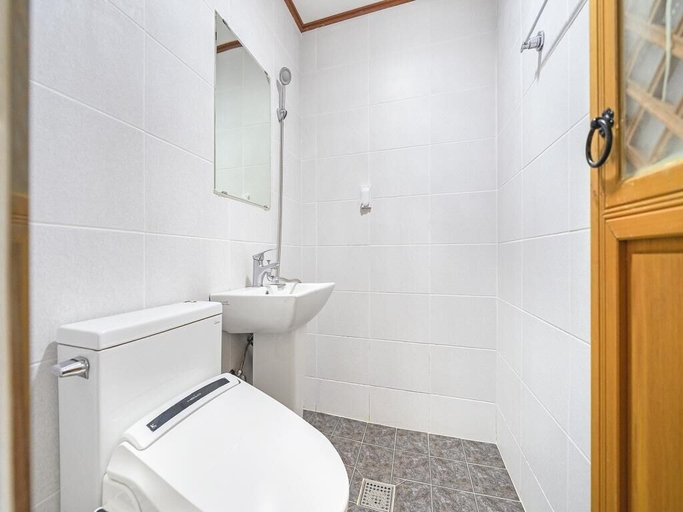 Bathroom 3, Busan The Haru Pension, Haeundae