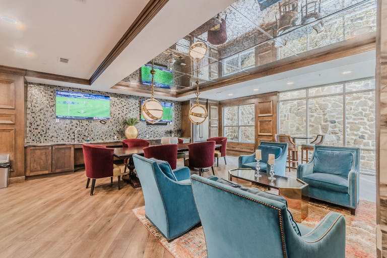 Food & Drinks, Corporate Suites at Victory Park Dallas, Dallas