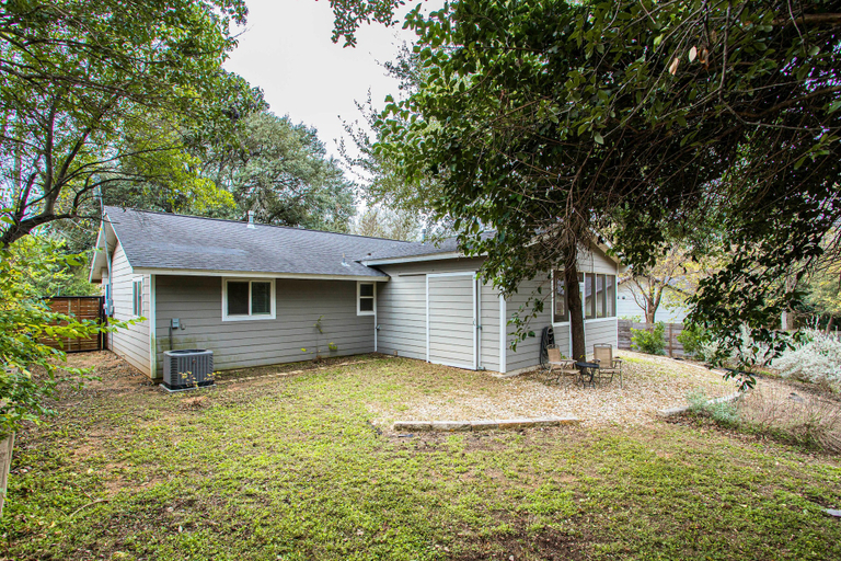 Exterior & Views 2, Screened-in Porch Walkable to Soco, Travis