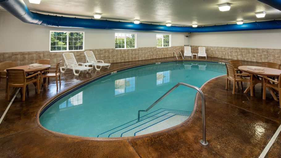 Sport & Beauty 5, Irish Cottage Inn & Suites, Jo Daviess
