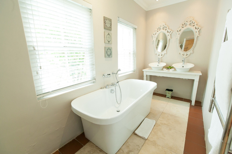 Bathroom 5, Old House Lodge, Central Karoo