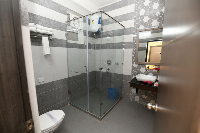 Bathroom 4, Hotel Jataka Inn, Gaya