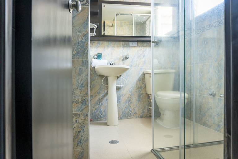 Bathroom 3, Hotel Tupinamba Neiva, Neiva