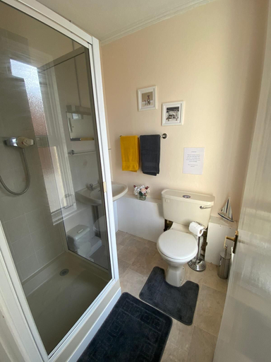 Bathroom 3, Penhale Holiday Flats, East Sussex