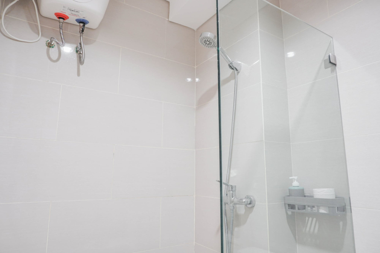 Bathroom 3, Comfort Studio at Daan Mogot City Apartment, Jakarta Barat