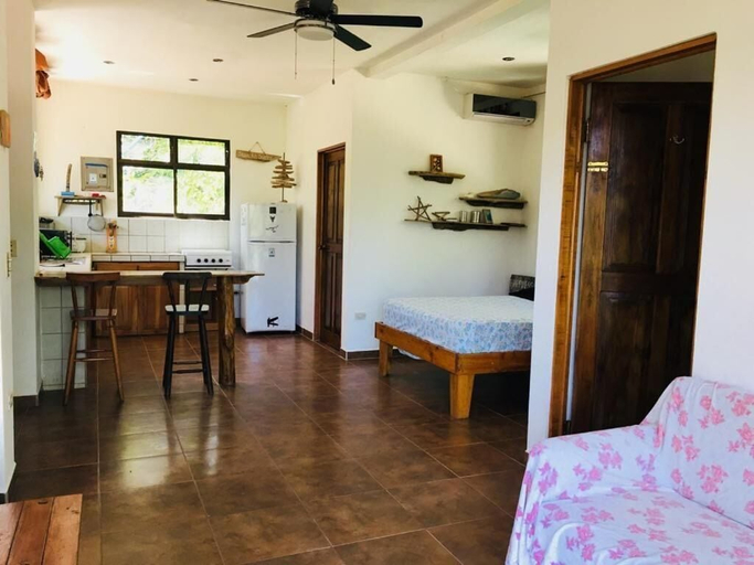 Bedroom 4, Burnt Toast Surf Camp - Hostel, Nicoya