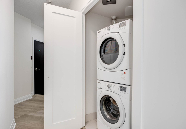 Bathroom 2, Luxury 2BR Suite-Yonge-Sheppard, Toronto