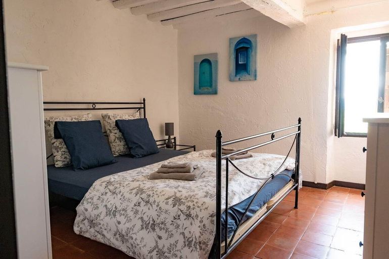 Bedroom 5, Fleur de Lys Fayence, Var