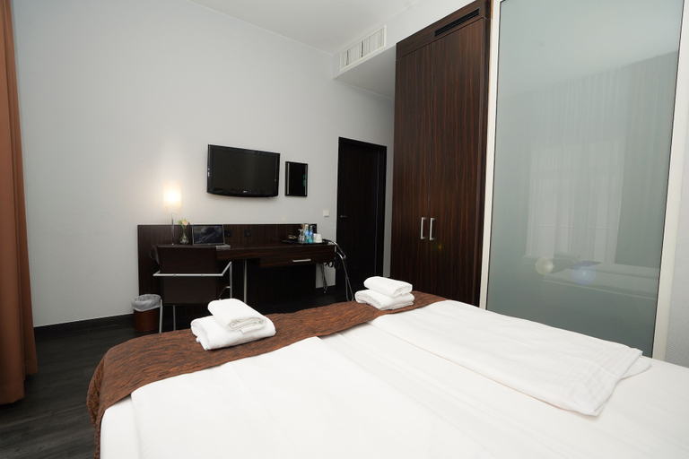 Bedroom 3, The Atrium Hotel, Frankfurt am Main