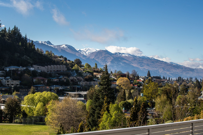 Downtown Mountain Paradise - So Central, Queenstown-Lakes