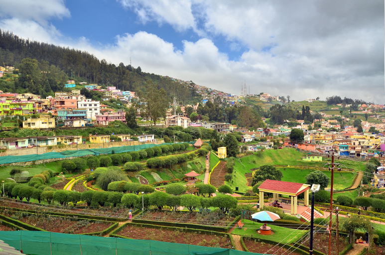 Others 5, Al Woodlands Residency, The Nilgiris