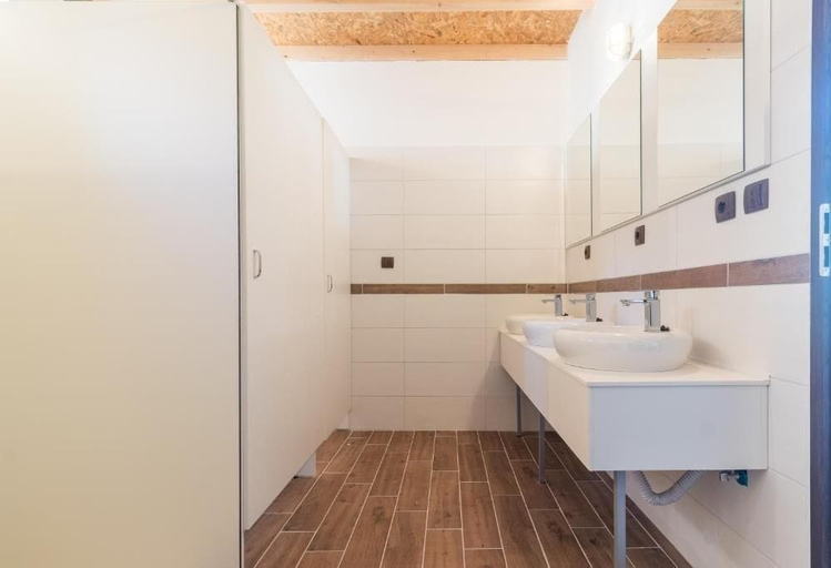 Bathroom 3, Hostel Antique, Pula