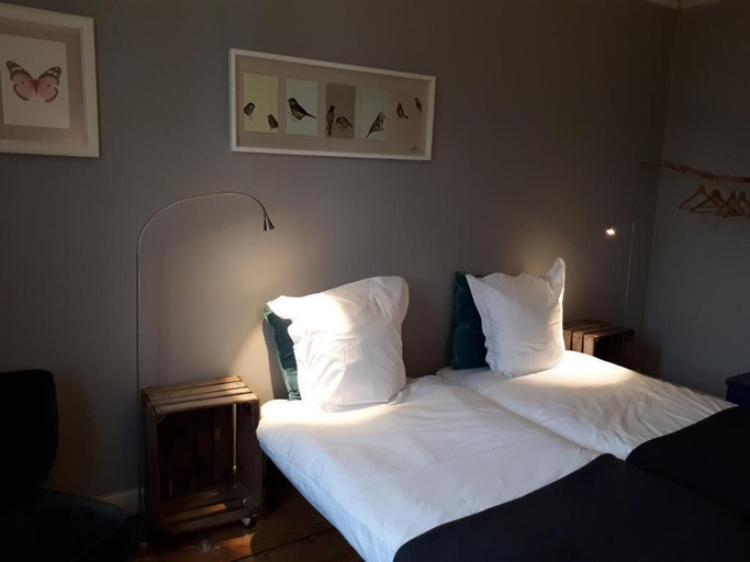 Bedroom 4, Villa Marguerite, Pas-de-Calais