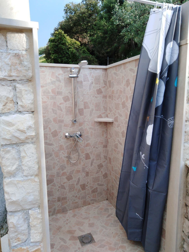 Bathroom 5, House Cvitina, Postira
