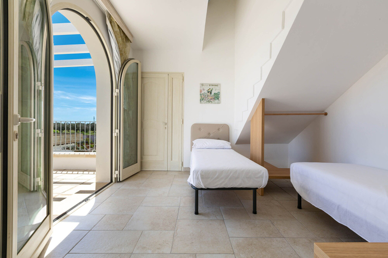 Bedroom 3, 1913 B&B I Tarocchi - Camera Quadrupla con Terrazza, Lecce