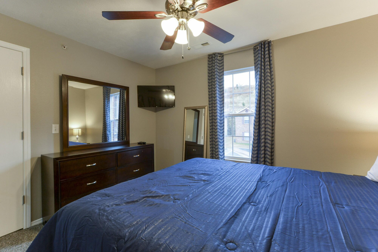 Bedroom 1, GoodVibes Hillside, Taney