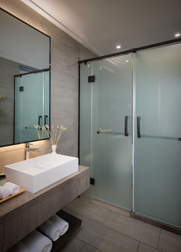 Bathroom 5, Bloom Over The Sea by JinSpecial, Zhoushan
