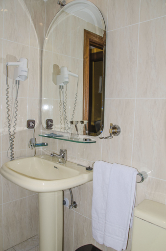 Bathroom 3, Hotel Presa, León