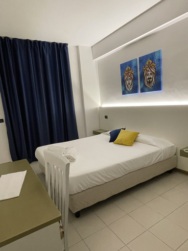 Bedroom 5, Oasi Park Hotel, Catania